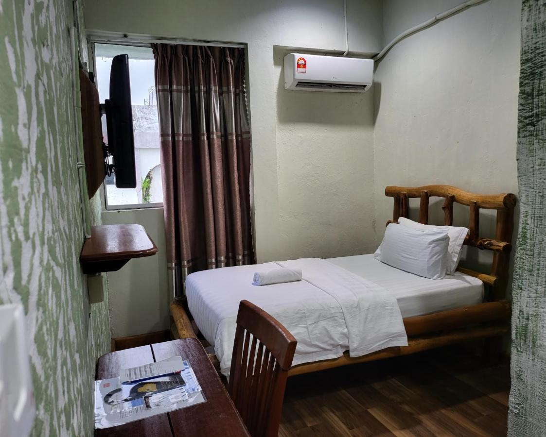900 Inn Bintulu Extérieur photo