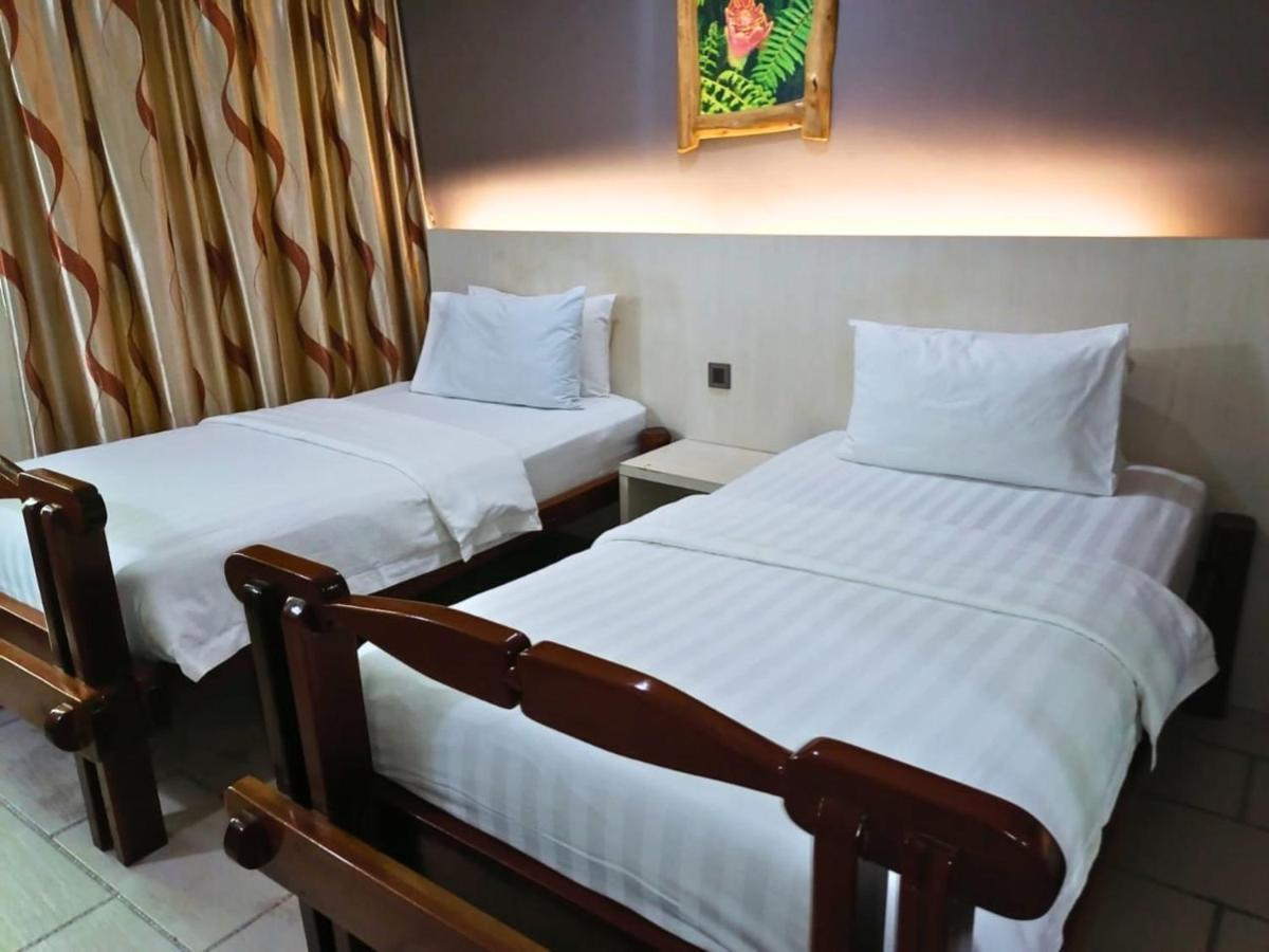 900 Inn Bintulu Extérieur photo