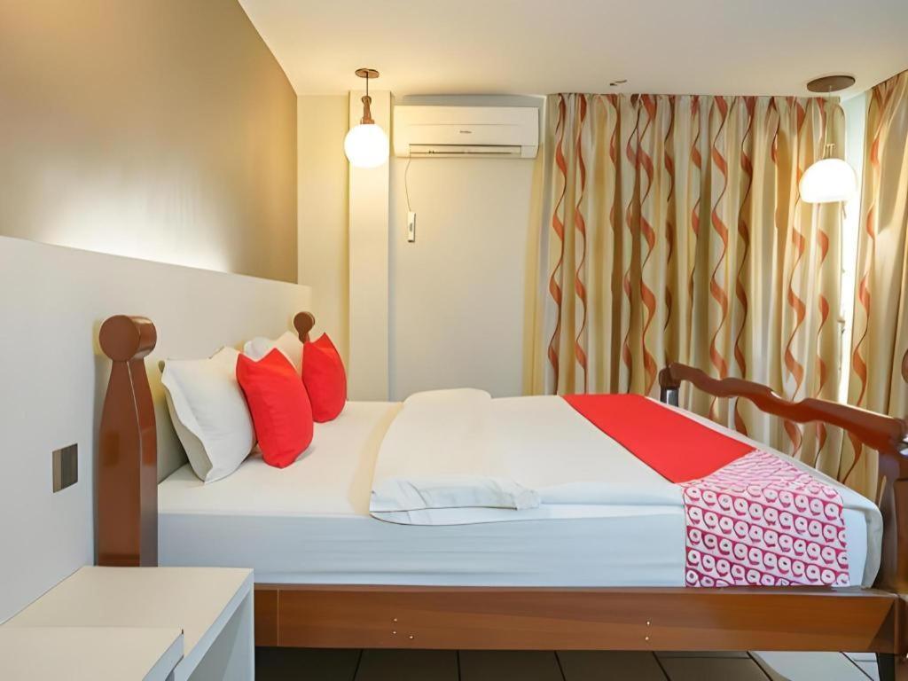 900 Inn Bintulu Extérieur photo