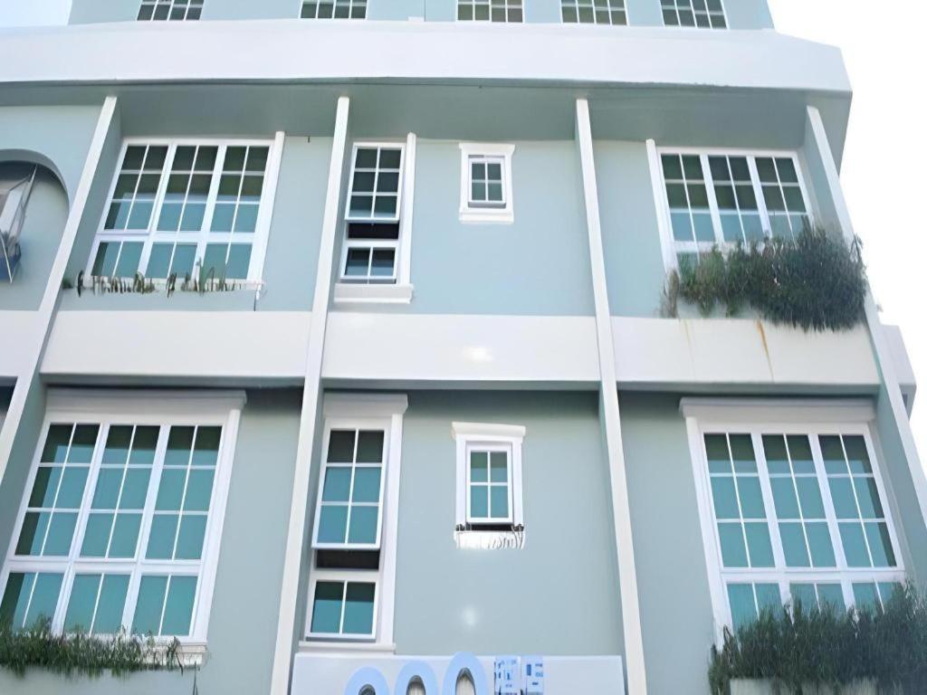900 Inn Bintulu Extérieur photo