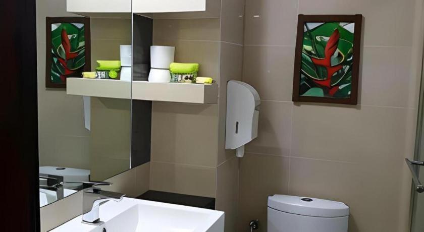 900 Inn Bintulu Extérieur photo