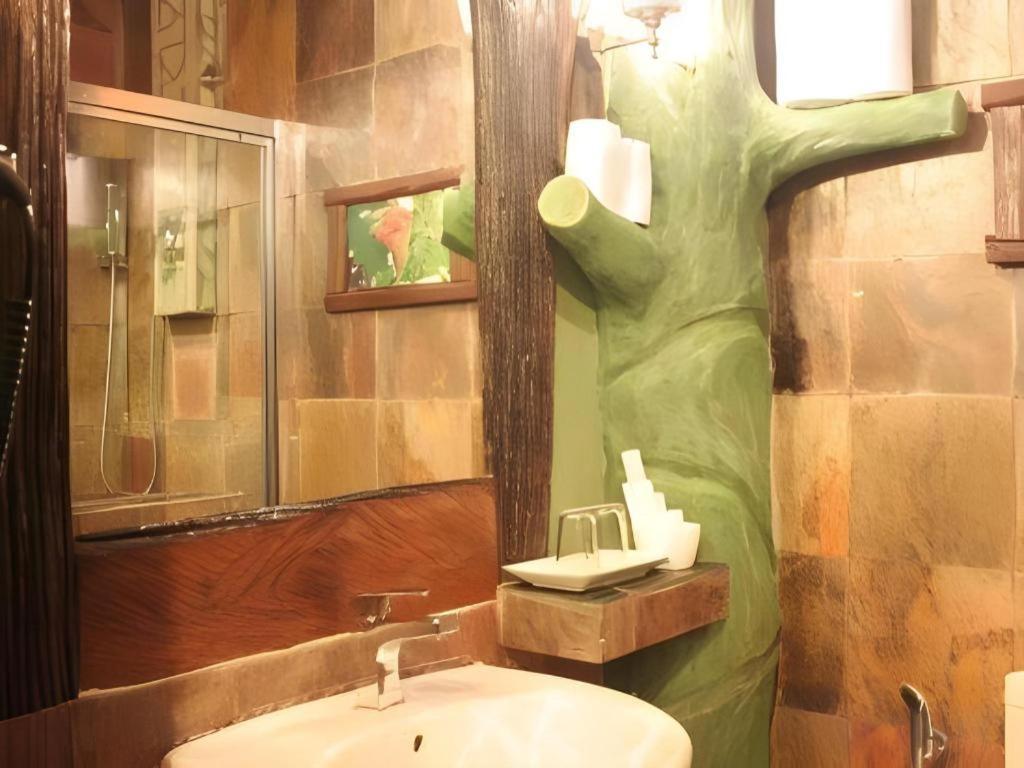 900 Inn Bintulu Extérieur photo